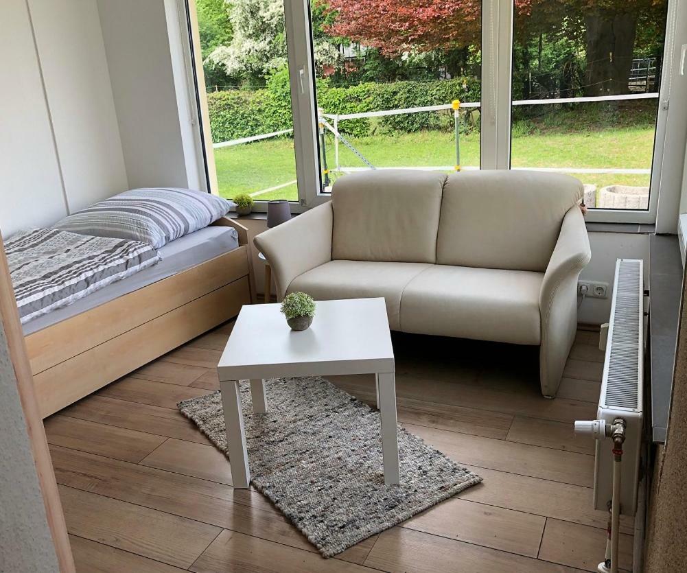 Ruhiges Apartment Mit Blick In Den Garten ألسدورف المظهر الخارجي الصورة
